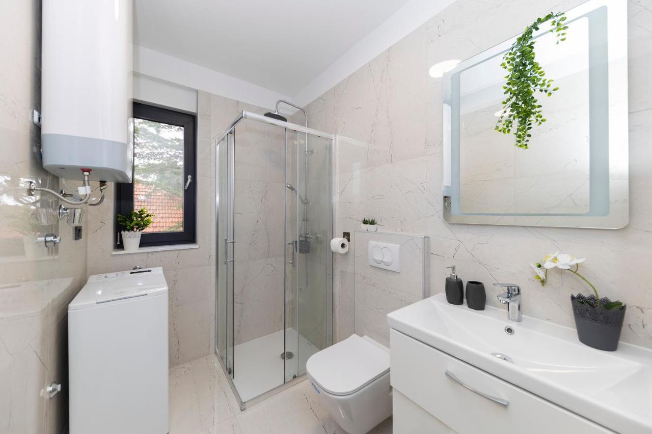 Apartment Marianne , Parking Free , 2 Bedroom & 2 Bathroom , Modern & Cozy Задар Екстериор снимка
